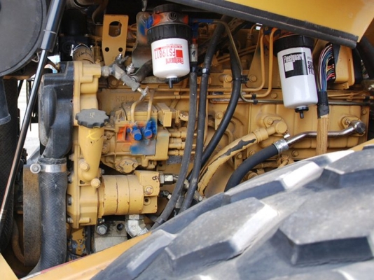 รถบดสั่นสะเทือนCATERPILLAR CS563E รถนอกนำเข้า