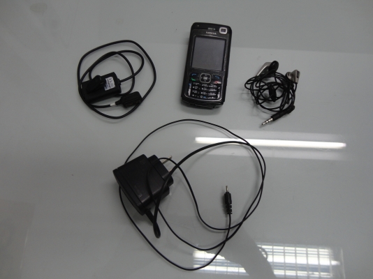 ขาย nokia-n70  ใช้งานปกติ สนใจโทร.081-005-8785