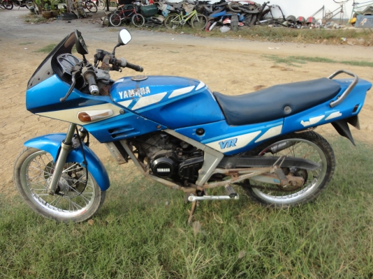 เจ้าของขาย YAMAHA-VR-150 CC.สีฟ้า สนใจติดต่อโทร.081-005-8785