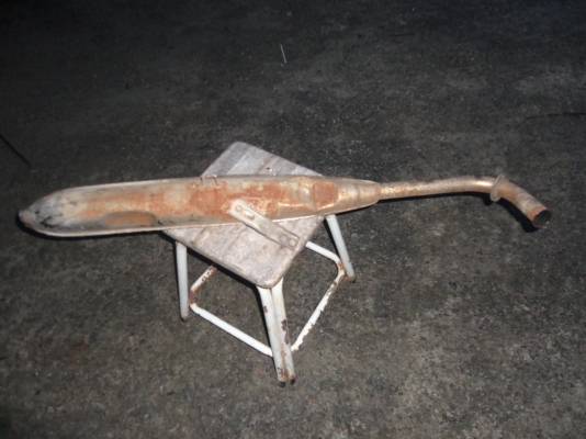 ขายท่อไอเสีย S-90  สภาพเก่าเก็บ สนใจติดต่อ โทร.081-005-8785