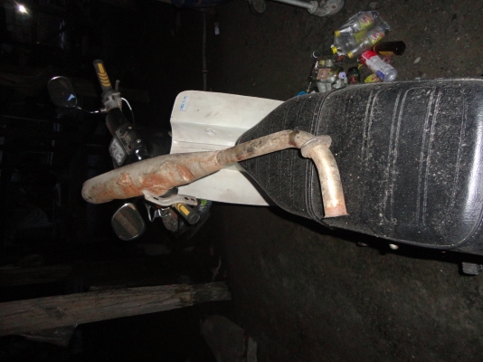 ขายท่อไอเสีย S-90  สภาพเก่าเก็บ สนใจติดต่อ โทร.081-005-8785