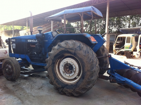 ขายรถไถ ฟอร์ด รุ่น 6640 สภาพพร้อมใช้ มีทะเบียน