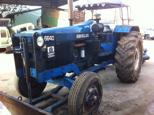 ขายรถไถ ฟอร์ด รุ่น 6640 สภาพพร้อมใช้ มีทะเบียน
