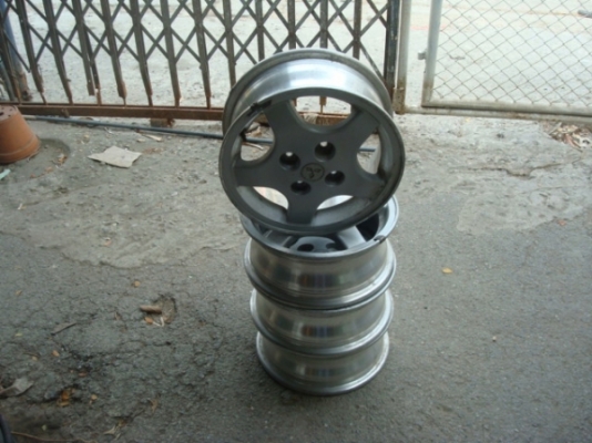 ล้อแม็กซ์ รถเก๋ง มิตซูบิชิ 4 วง ขอบ 14 นิ้ว ขายถูก 3,800 บาท