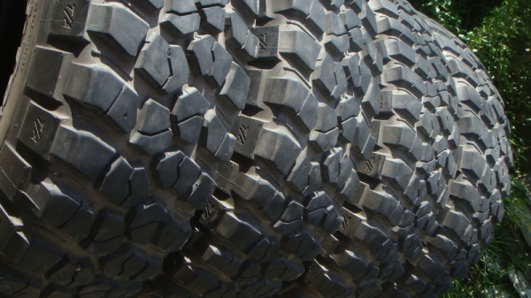 ขายยาง BF Goodrich KM2  285 75 r16