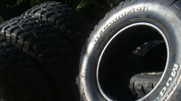 ขายยาง BF Goodrich KM2  285 75 r16