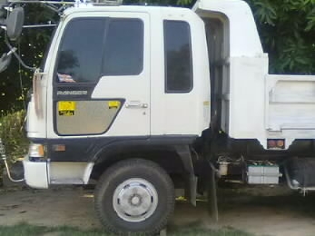 HINO FD 195 HP HO7D หกล้อดั๊มพ์ กระบะดั๊มพ์เหล็ก 6 ตันยาว 3.60 เมตรสภาพอย่างสวย ภายในเก๋งคอนโทรลครบ แอร์เย็น พวงมาลัยเพาเวอร์ เบรคทริ๊ปฟี้พร้อม เครื่องไม่มีเยิ้ม ช่วงล่างคัชซีสวยไม่มีดาม ยาง 8.25 ขอบ 16 เอกสารเล่มทะเบียนครบภาษีไม่มีขาด ราคาต่อรองได้ครับ