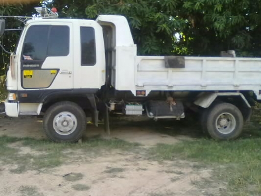 HINO FD 195 HP HO7D หกล้อดั๊มพ์ กระบะดั๊มพ์เหล็ก 6 ตันยาว 3.60 เมตรสภาพอย่างสวย ภายในเก๋งคอนโทรลครบ แอร์เย็น พวงมาลัยเพาเวอร์ เบรคทริ๊ปฟี้พร้อม เครื่องไม่มีเยิ้ม ช่วงล่างคัชซีสวยไม่มีดาม ยาง 8.25 ขอบ 16 เอกสารเล่มทะเบียนครบภาษีไม่มีขาด ราคาต่อรองได้ครับ