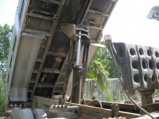 ขาย Isuzu 10 ล้อ 2 เพลา ดั้มพ์ เครื่อง 6SD1 240 แรง โทร 088-4501277 ขาย Isuzu 10 ล้อ 2 เพลา ดั้มพ์ เครื่อง 6SD1 240 แรง โทร 088-4501277