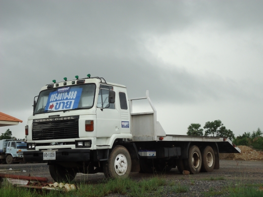 ขาย..เทรลเลอร์ สิบล้อ NISSAN UD สองเพลา ถึกๆ ทรงดีพร้อมใช้