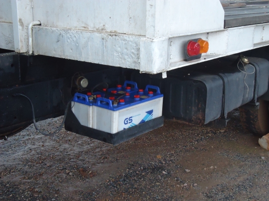 ขาย..เทรลเลอร์ สิบล้อ NISSAN UD สองเพลา ถึกๆ ทรงดีพร้อมใช้