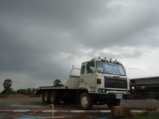 ขาย..เทรลเลอร์ สิบล้อ NISSAN UD สองเพลา ถึกๆ ทรงดีพร้อมใช้