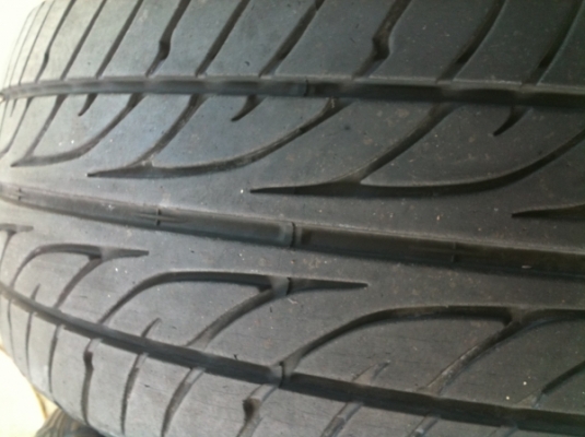 ขายยาง DUNLOP 225/55/17