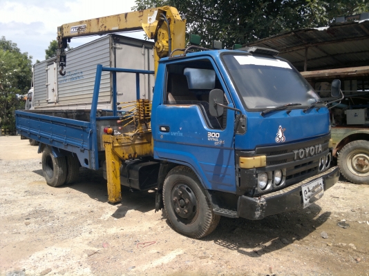 ขายรถ 6 ล้อ กระบะคาร์โก้ ติดเครน NANSEI 3 ตัน TOYOTA-300 รถใช้งานอยู่