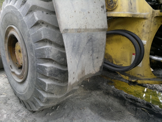 ขายรถตักล้อยางKOMATSU WA470-3 สภาพสวย เก็บรั้วซึมแล้ว กำลังดี สนใจโทร