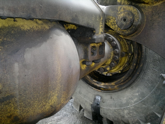 ขายรถตักล้อยางKOMATSU WA470-3 สภาพสวย เก็บรั้วซึมแล้ว กำลังดี สนใจโทร