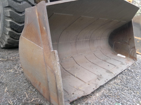 ขายรถตักล้อยางKOMATSU WA470-3 สภาพสวย เก็บรั้วซึมแล้ว กำลังดี สนใจโทร