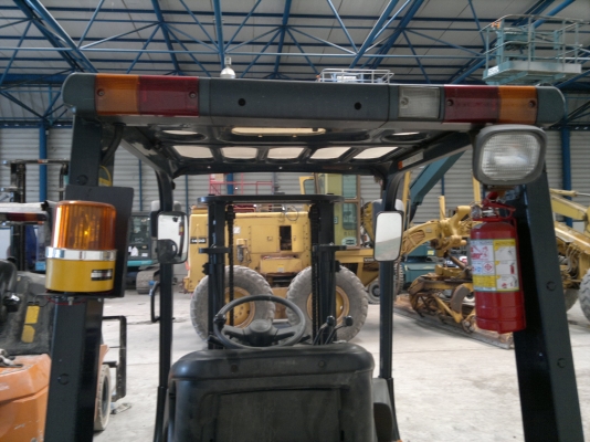 ขายรถฟอร์คลีฟท์ TOYOTA  7FD25T3 เสา3 เมตร ออโต้ปี2005, 4825ชม. รถสวยสภาพดีมาก รถนอกนำเข้า ติดต่อ มานะ 085-9049669