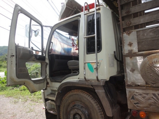 HINO FL3H 195 แรงม้า คุณไพบูลย์ จ.สระแก้ว มัดจำกลางอากาศแล้วจ๊ะ HINO FL3H 195 แรงม้า คุณไพบูลย์ จ.สระแก้ว มัดจำกลางอากาศแล้วจ๊ะ