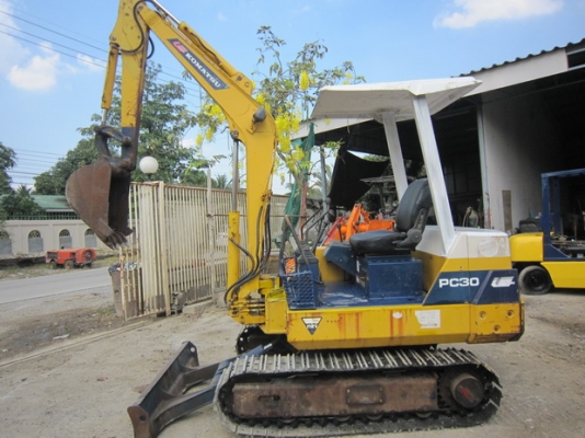 ขาย รถขุดเล็ก KOMATSU รุ่น PC30-6- แทร็กเหล็ก มือสองญี่ปุ่น