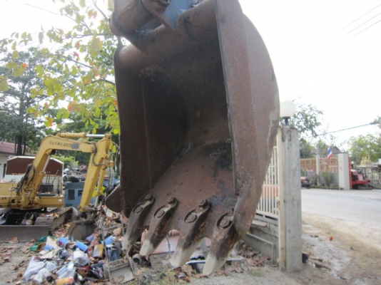 ขาย รถขุดเล็ก KOMATSU รุ่น PC30-6- แทร็กเหล็ก มือสองญี่ปุ่น