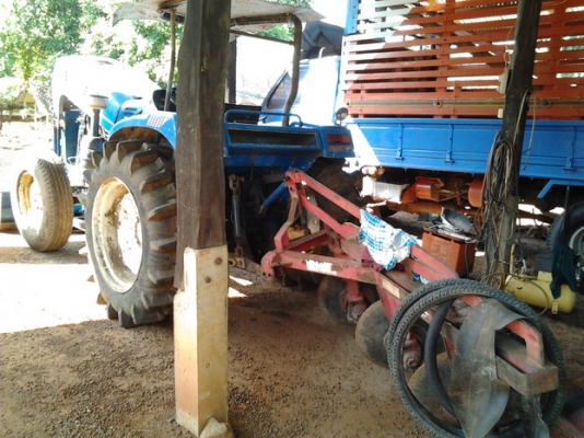 แชมป์ MX-5900 55 HP - 4WD 2 เพลา สภาพดีมากพร้อมใช้งาน อุปกรณ์พร้อม มีใบดันหน้า ผานพรวนดิน 3 เครื่องยนต์ไม่มีเยิ้มแรงดี ช่วงล่างแน่น ยางสภาพดี 4 เส้นประมาณ 60\% พร้อมลุยงานได้เลย เอกสารสัญญาซื้อขายครับ แชมป์ MX-5900 55 HP - 4WD 2 เพลา สภาพดีมากพร้อมใช้งาน อุปกรณ์พร้อม มีใบดันหน้า ผานพรวนดิน 3 เครื่องยนต์ไม่มีเยิ้มแรงดี ช่วงล่างแน่น ยางสภาพดี 4 เส้นประมาณ 60\% พร้อมลุยงานได้เลย เอกสารสัญญาซื้อขายครับ