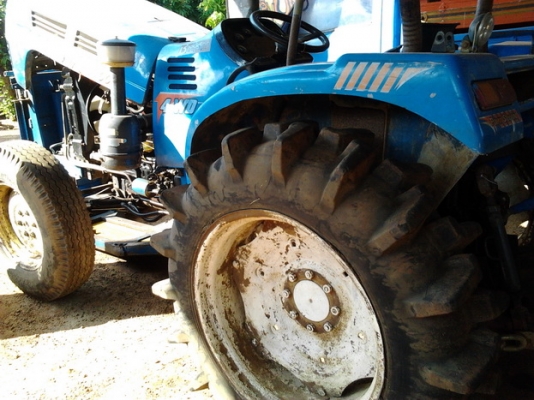 แชมป์ MX-5900 55 HP - 4WD 2 เพลา สภาพดีมากพร้อมใช้งาน อุปกรณ์พร้อม มีใบดันหน้า ผานพรวนดิน 3 เครื่องยนต์ไม่มีเยิ้มแรงดี ช่วงล่างแน่น ยางสภาพดี 4 เส้นประมาณ 60\% พร้อมลุยงานได้เลย เอกสารสัญญาซื้อขายครับ แชมป์ MX-5900 55 HP - 4WD 2 เพลา สภาพดีมากพร้อมใช้งาน อุปกรณ์พร้อม มีใบดันหน้า ผานพรวนดิน 3 เครื่องยนต์ไม่มีเยิ้มแรงดี ช่วงล่างแน่น ยางสภาพดี 4 เส้นประมาณ 60\% พร้อมลุยงานได้เลย เอกสารสัญญาซื้อขายครับ