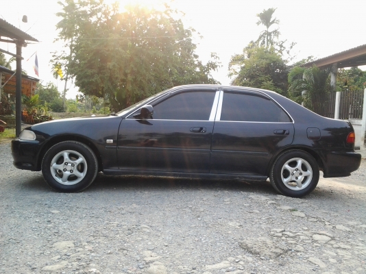 ขายฮอนด้าซีวิค เตารีด 4ประตู ปี95