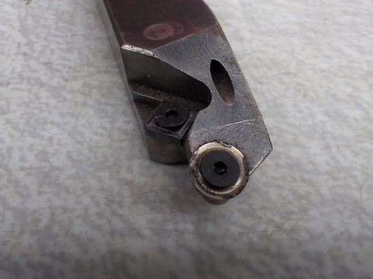 ด้ามมีดกลึงแบบจับยึดเม็ดมีด Insert ชนิด2เม็ดใน1 ด้ามมีรู้น้ำหล่อเย็นไปที่ตัวมีดด้วย(พร้อมเม็ดมีดและตัวหมุนล็อก)