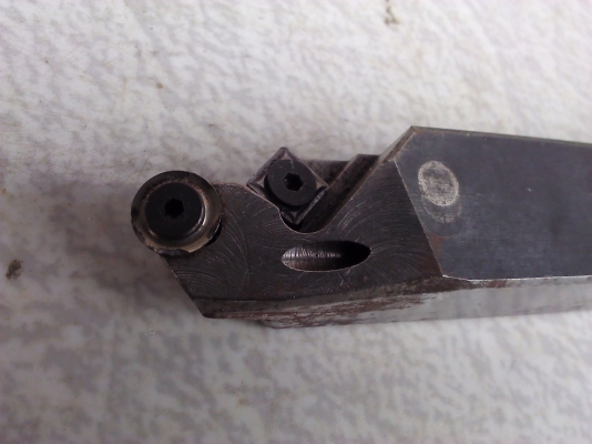 ด้ามมีดกลึงแบบจับยึดเม็ดมีด Insert ชนิด2เม็ดใน1 ด้ามมีรู้น้ำหล่อเย็นไปที่ตัวมีดด้วย(พร้อมเม็ดมีดและตัวหมุนล็อก)