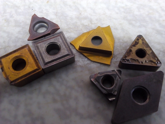 เม็ดมีด Insert แบบต่างๆมือสองสภาพดีพร้อมใช้งานได้ดี เม็ดมีด Insert แบบต่างๆมือสองสภาพดีพร้อมใช้งานได้ดี