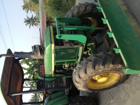 ขายรถไถ John deer 6100B มีดันหน้า,ผาน3 ขายถูก พร้อมใช้งานมีทะเบียน สนใจติดต่อ 081-7233267