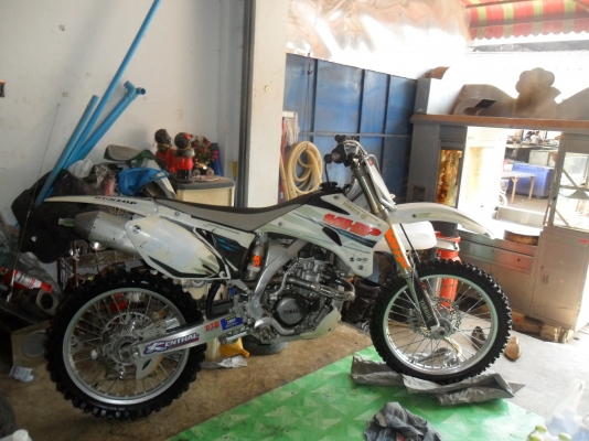 YZF 250 09 ครับ