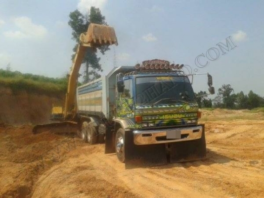 รถบรรทุก 10 ล้อดั้มพ์  ISUZU ROCKY 240  2 เพลา