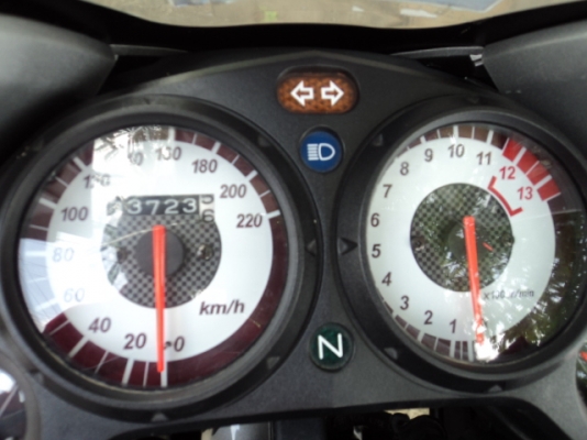 honda cbr 150r ปี 46  ไมค์แค่ 3000 กว่าๆ