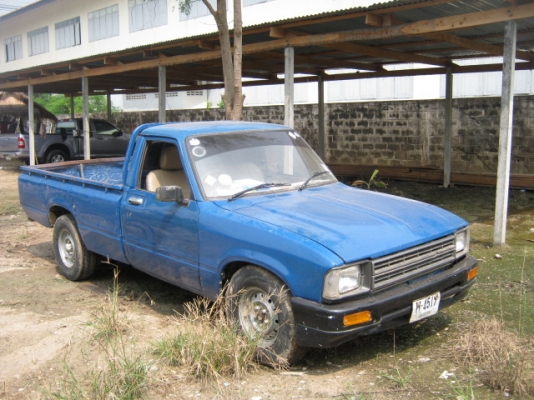 โตโยต้า ม้ากระโดด เครื่อง 2.4 ทะเบียน พ-4517 น.ว ขายถูกรถพร้อมใช้ ภาษีไม่ขาด