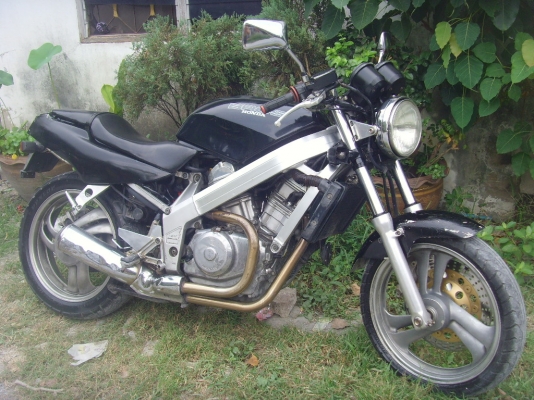 ขาย/แลก Honda bros400cc. เดิมๆ เครื่องโคตรดี  37000 ต่อรองได้ครับผม