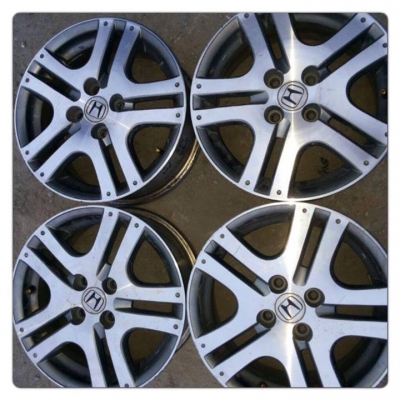 ขายล้อแม็กซ์15 Honda Jazz ตัวแรก 4รู100 ราคา 2,700 บ.ราคาถูก