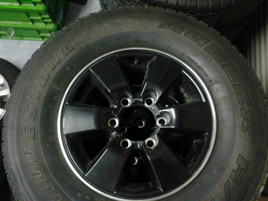 ขายแม็กซ์ VIGO พรีรันเนอร์ ขอบ15"พร้อมยาง บริดสโตน 255/70/15 ปี10  1ชุด ทำสีดำงาครบ อยู่บางปู สมุทรปราการ