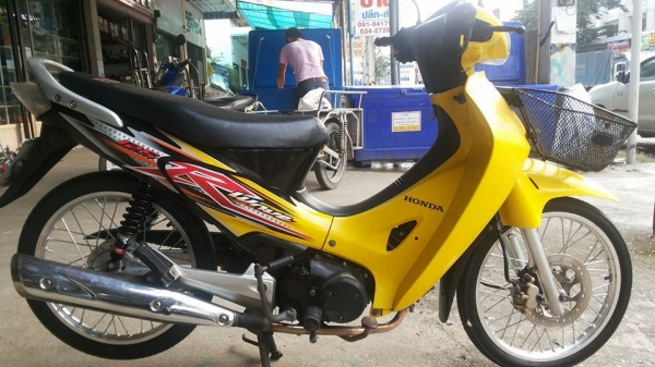 ขายเวฟ 125 สตาร์ทมือ ขาย 20,000 บาท