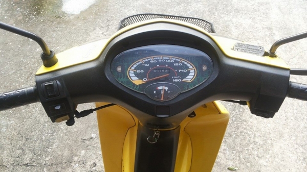 ขายเวฟ 125 สตาร์ทมือ ขาย 20,000 บาท