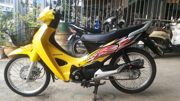 ขายเวฟ 125 สตาร์ทมือ ขาย 20,000 บาท