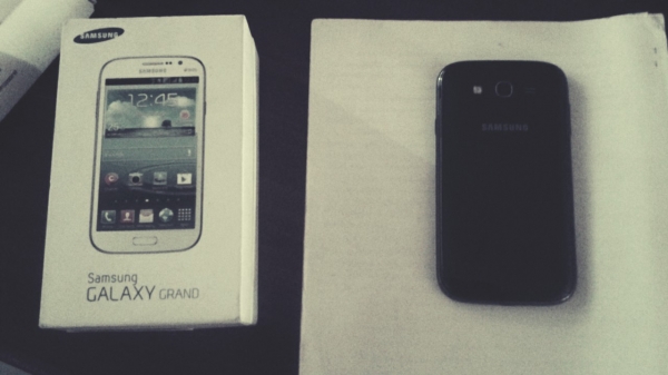 โทรศ้พท์  sumsung gand ใหม่2เดือน