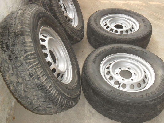 ล้อกะทะ 15นิ้ว 6รู พร้อมยาง สวยๆ 4 ล้อ ราคา 3900 บาท