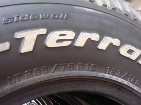 ขาย BF All-Terrain 265/75/16  ปี 10