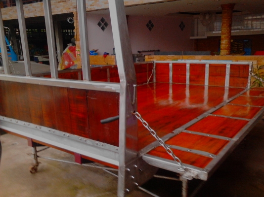 ขาย กระบะสแตนเลส ใส่ รถ 4 ล้อกกลาง