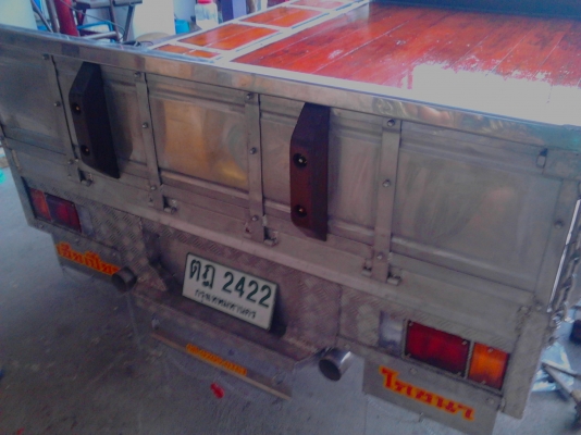 ขาย กระบะสแตนเลส ใส่ รถ 4 ล้อกกลาง