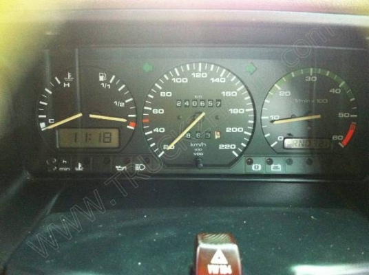 รถตู้ ยี่ห้อ FOLK SWAGEN รถตู้ ยี่ห้อ FOLK SWAGEN