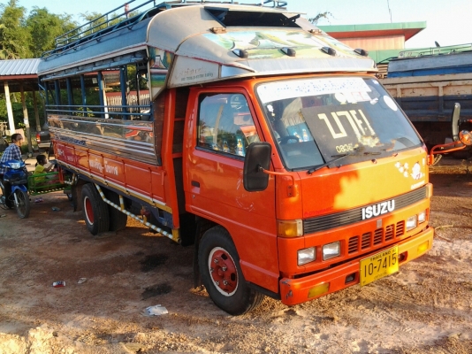 ISUZU NKR57L 110 ฝาดำ เพาวอร์ เกียร์ยาวยกหัวได้ มี NPR59PU ยาว5 เมตรอีกคันให้เลือกครับ คลิกเล้ย