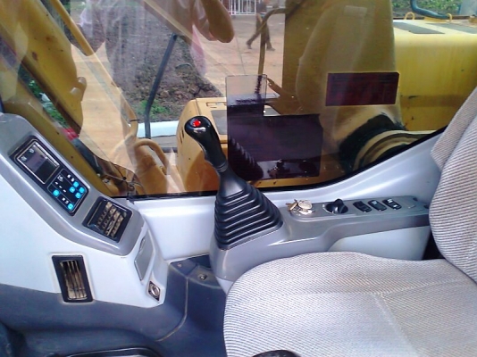 รถขุด KOMATSU PC200-7 รถสภาพใหม่กริ๊บ มีทะเบียนครบ ราคาต่อรองได้